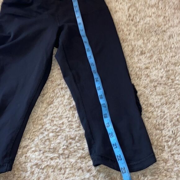 Lululemon Athletica Capris with Fringe (Size 6) - Picture 8 of 9